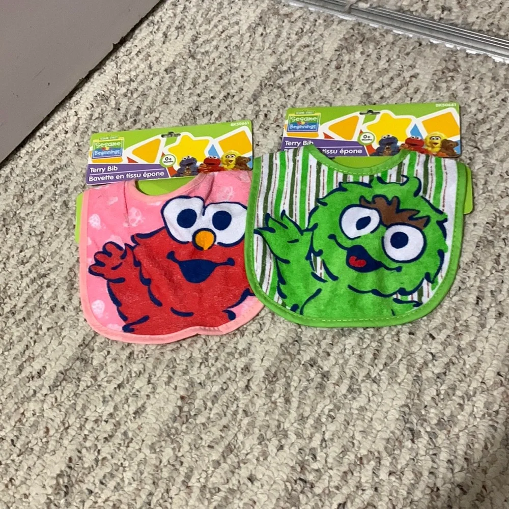 Set of 2 NWT Sesame Street bibs
